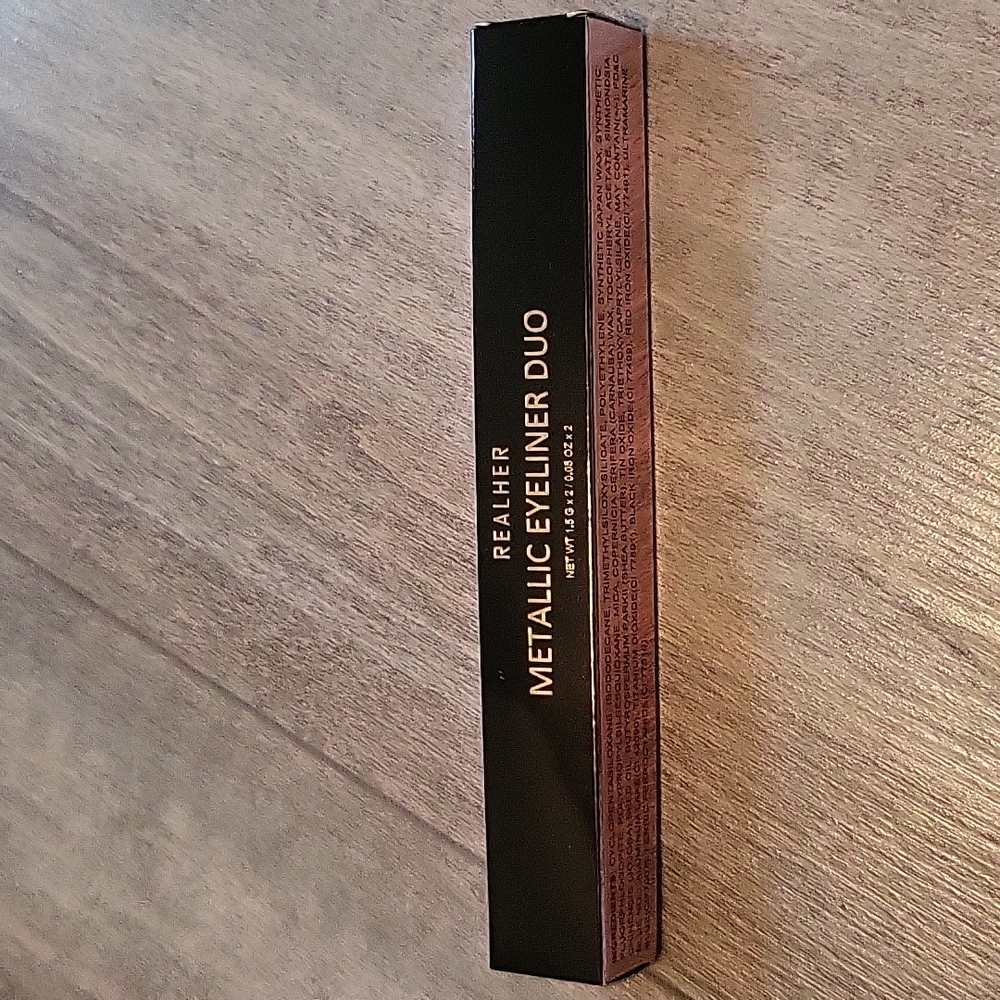 (NEW) RealHer metallic eyeliner duo